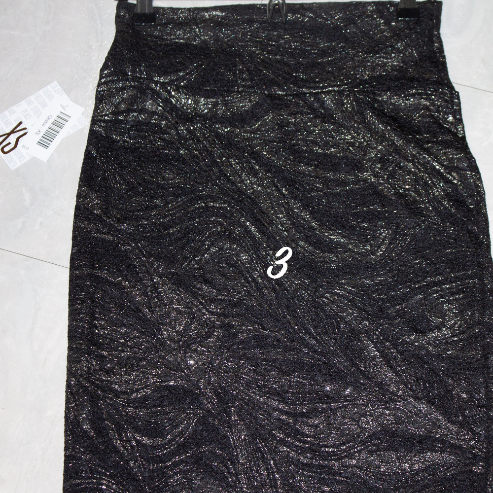 LuLaRoe Cassie XS skirts - Picture 7 of 8